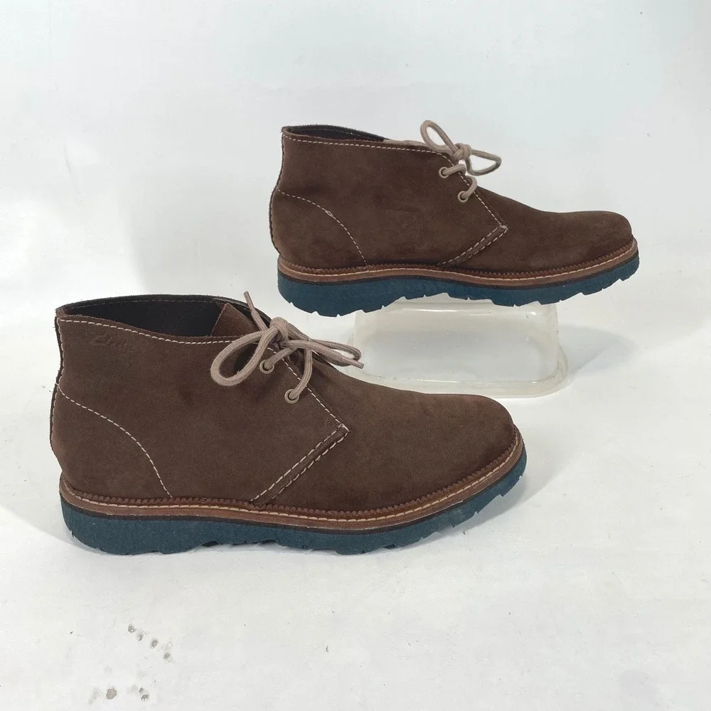Clarks Mens 8M Brown Suede Desert Chukka Boots XL ExtraLight Sole 26104055